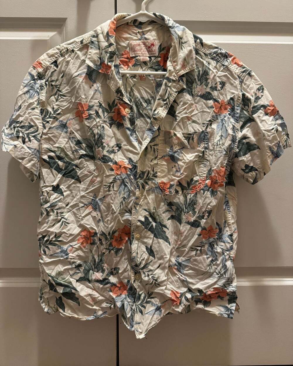 American Eagle Poolside Tropical Hummingbird Floral Button-Up Shirt